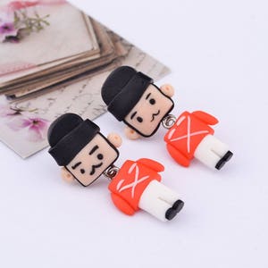 Uniformed Palace Dangle Earrings Guards - United Kingdom - English speaking country - London Palace - Dangle Earrings - Hand made with clay