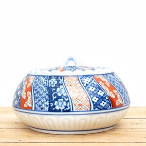 Vintage Chinese Hand Painted Porcelain Pot, Asian Art Pottery Bowl with Lid, Sugar Jar