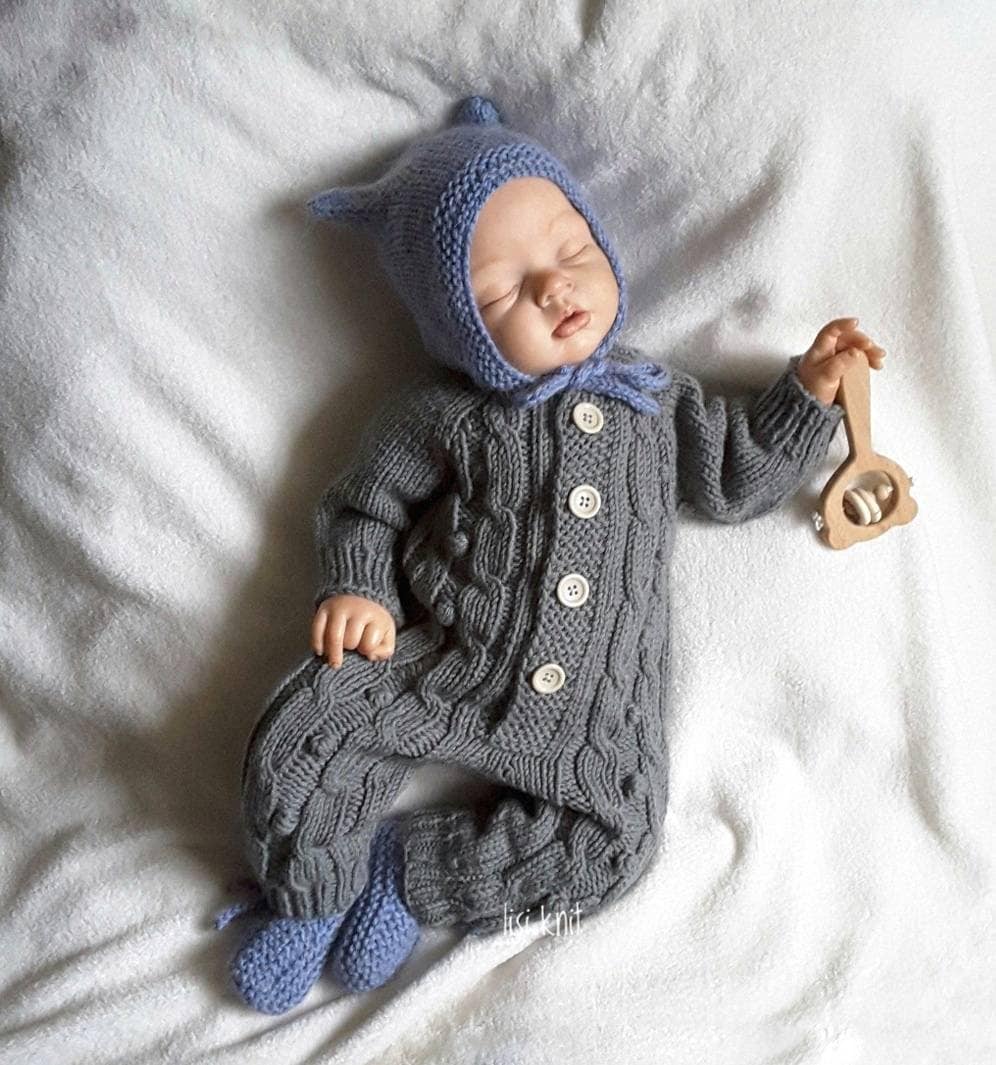 knitted newborn clothes