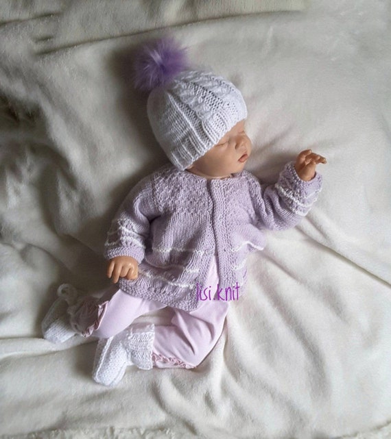 Handknitted Lila Baby Abrigo /& bootees-tamaño recién nacido