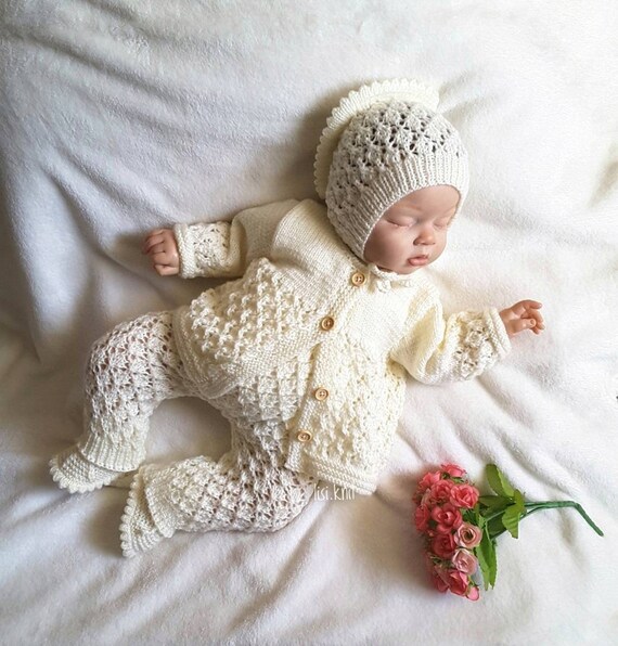 womans bathing suits