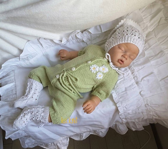 knitted newborn baby clothes