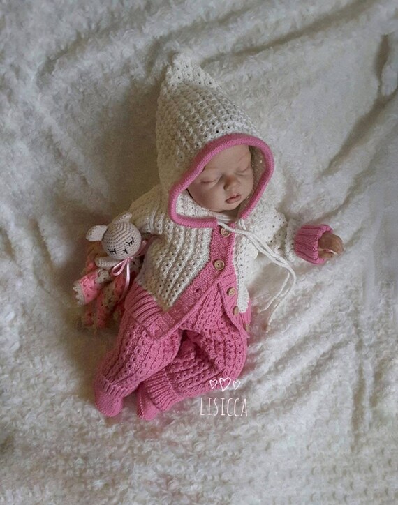 knitted newborn coming home outfit