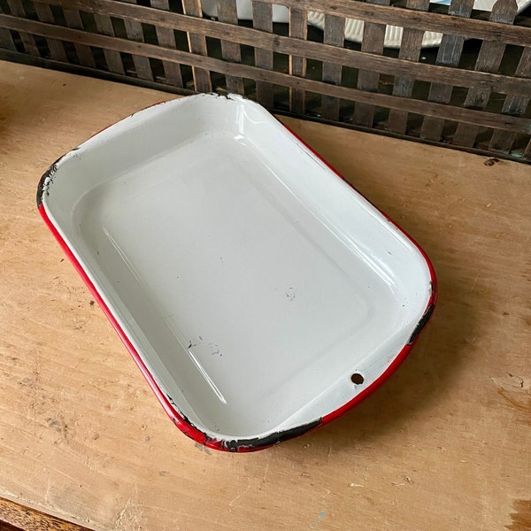 Vintage Red and White Enamel Baking Dish Pan; 9 x 13 Oblong Enamelware Baking Dish; Rustic Vintage Farmhouse Decor; Kitchen Decor