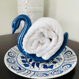 1980s Blue Ceramic Swan Hand Towel Holder; Vintage Blue Ceramic Swan; Hand Towel Holder; Blue Bathroom Decor; Blue and White; Boho Decor