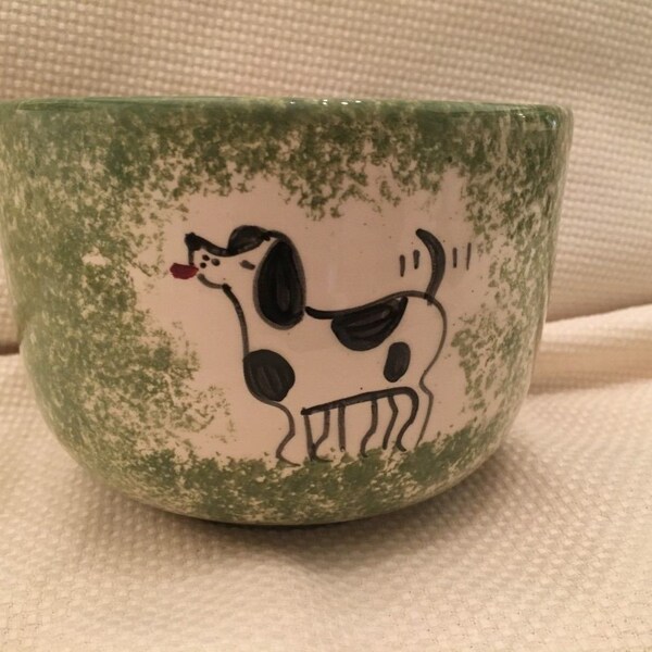 Ceramic Yarn Bowl - These ceramic yarn bowls can come in any color spatter that you choose with any design!