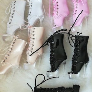 12 inch doll boots  handmade to fit all 11/12 inch dolls