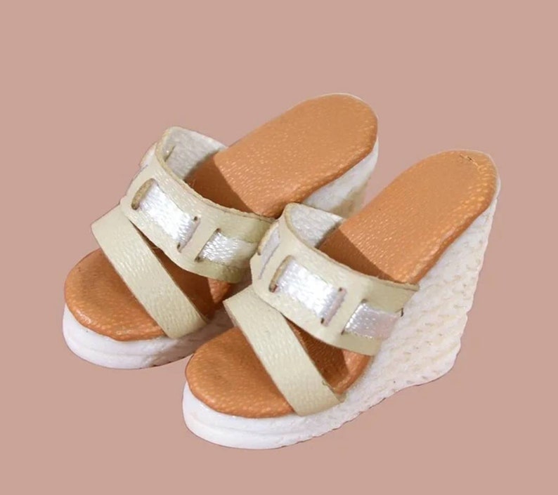 The perfect spadilas wedge Sandler's fit all 11,12 inch dolls Number #7