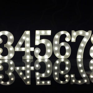 Letreiro de metal branco de 12 polegadas nº 1-12, letreiro com letras e números iluminados para festa de aniversário, decoração de cerimônia de aniversário