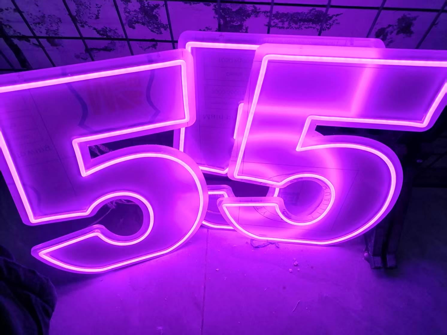 紫色のネオン数字サイン、50 cmの光る数字、店舗装飾 - Etsy 日本