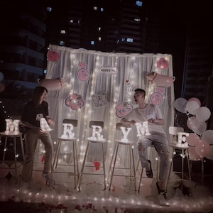 Metal 12 "Blanco Iluminar Letras MARRY ME Propuesta Compromiso Boda Tema Decoración Funciona con batería