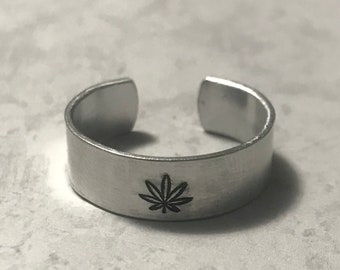 Details about Men's 10k White Gold 420 Pot Ganja Weed Cannabis Marijuana Leaf Ring Details about Men's 10k White Gold 420 Pot Ganja Weed Cannabis Marijuana Leaf Ring