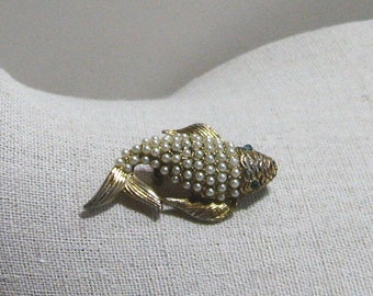 Vintage 1960s Delicately Detailed Fish Pin, Tiny Faux Pearls and Rhinestones, Gold Tone Metal, Scatter Pin