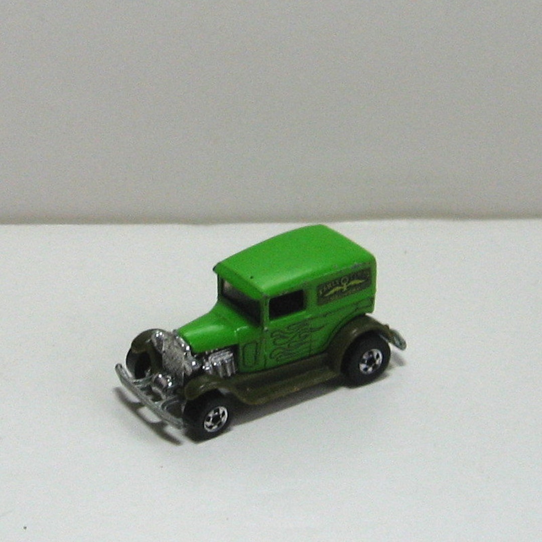Hot wheels retro revolution hotsell