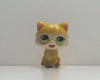 LPS Littlest Pet Shop Authentic 2005 Sitting Yellow Cat with Uncommon Green Eyes, 2 Metal Disks, Magic Motion Licking, First Generation, #4