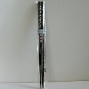 Made in Japan HASHI KAIDOU Chopsticks Black With Gold Trim