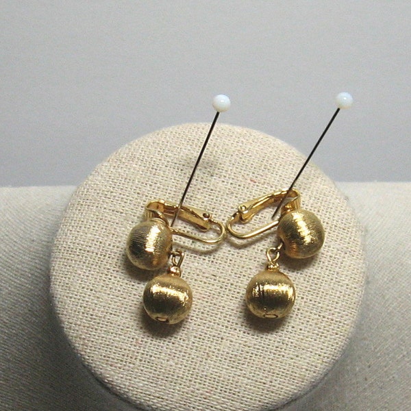 Vintage 1960s Modish Styling Clip Back Earrings, Gold Tone Textured Metal Balls, Dangle Earrings,