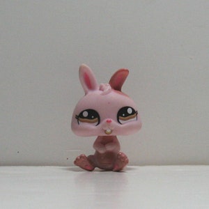 LPS Littlest Pet Shop Authentic 2007 Sitting Pink Rabbit, Uncommon Brown Eyes, First Generation #0316