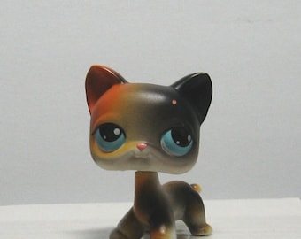 LPS Littlest Pet Shop Authentic Vintage 2004 Standing Calico Cat #106 Gray, Orange & Black with Blue Eyes, Magnetic, Hasbro Excellent Cond.
