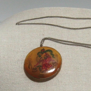 Vintage 1970s Double Sided Medallion Silver Tone Chain Necklace, Encapsulated Art - Flowers/Person Carrying Water, 1 3/4&quot; Resin Disk EX Cond