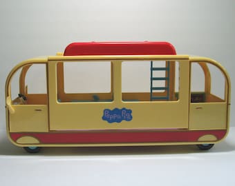 その他 Peppa Pig's Transforming Campervan Peppa Pig's Family Camper Van Toy Doll Playset with