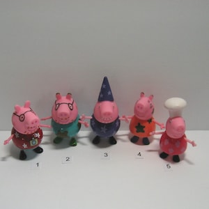 Vintage 2003 Peppa Pig 5 Figurines, "Muddy Puddles Daddy & Mummy", Grandpa Wizzard, Daddy Tourist, Granny Chef, Jazwares, Choose a Figurine