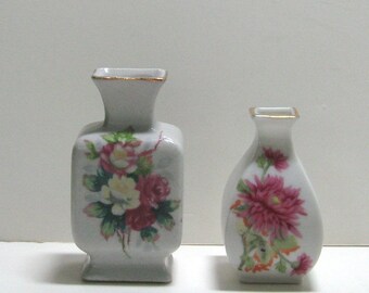 Vintage 1960s Made in Japan Pair of Petite Ceramic Vases Floral Decoration