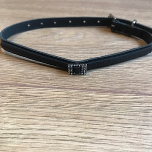 Delicate leather slave collar for submissive women and men made in the UK special little sub kitten. Day collar choker.