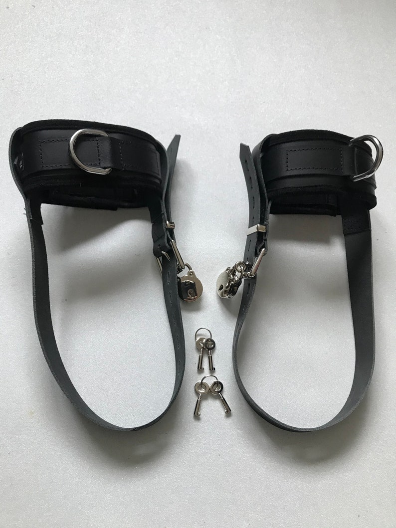 tie heel lock