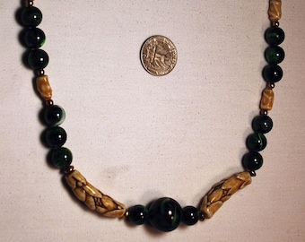 Donkergroene ketting