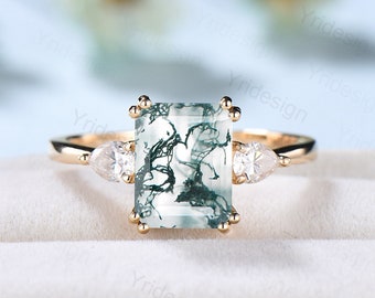 Vintage Emerald Cut Moss Agate Ring White Gold 8 prongs Pear Moissanite Engagement Ring Three Stone Solitaire For Women Anniversary Gift