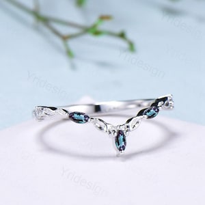 Vintage Curved V alexandrite wedding band yellow gold leaf vine matching band women unique art deco stacking promise ring anniversary gift