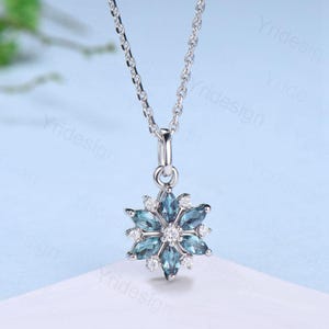 Vintage Snowflake Alexandrite Pendant Necklace Unique Retro Necklace Floral Flower Pendant Color Change Stone Necklace Christmas gift