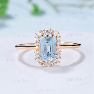 Anillo retro de aguamarina de corte esmeralda de 5 x 7 mm, anillo de compromiso vintage con aguamarina, anillo de bodas con halo de diamantes, regalo de aniversario Art Deco para mujeres