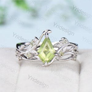 Vintage Kite peridot engagement ring set nature inspired August birthstone bridal set women twig leaf promise ring women branch wedding gift