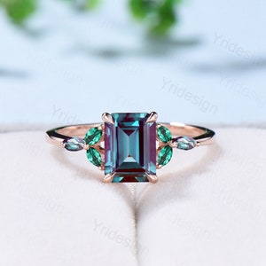 Vintage Emerald Cut Alexandrite Ring Rose Gold Engagement Ring Cluster Marquise Emerald Wedding Ring For Women June Birthstone Promise Gift