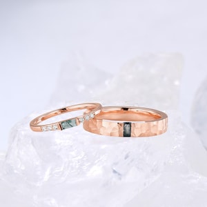 Couples moss agate ring set rose gold, baguette green agate engagement ring set men and women, His Hers wedding band Hammered wedding ring