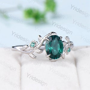 Nature inspired flower emerald engagement ring vintage floral branch emerald wedding ring unique twig leaves May birthstone anniversary ring