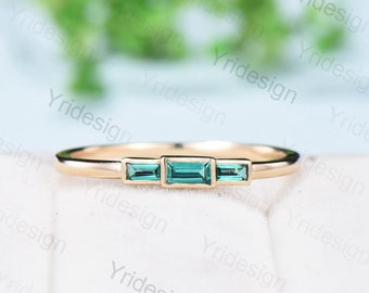 Bezel Set Baguette Emerald Wedding Ring Three Stone Green Gemstone Promise Ring Minimalist Stacking Dainty Ring Birthstone Anniversary Gift