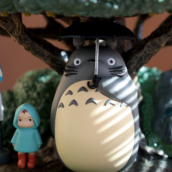 MON VOISIN TOTORO - Statuette Magnet Water Garden Kasajuku 24cm :  : Figurine Benelic / Studio Ghibli Ghibli