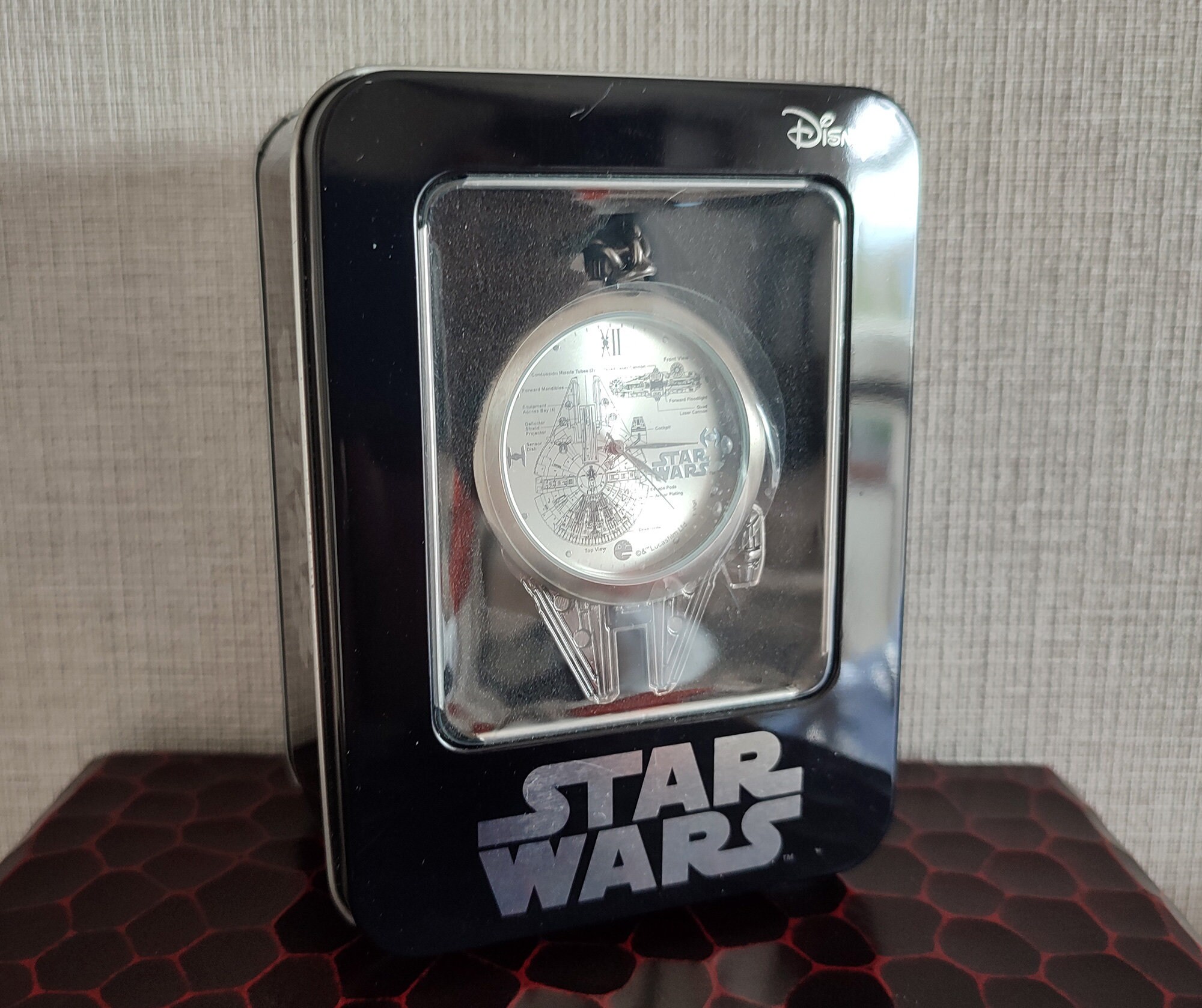 Star wars millennium falcon pocket deals watch