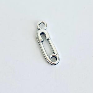 Small Safety Pin Charm. Lot of 10 / 20 / 30 / 40 / 50 PCS  Safety Pin Charms. Craft Supplies. Baby Shower Party Favors. Invitation Favors.