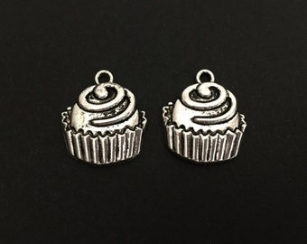 Large Cupcake Charm. Lot of 10 / 20 / 30 / 40 / 50 / 100 PCS Antique Silver Tone Cupcake Charms. Handmade Jewelry Supplies. Craft Supplies.