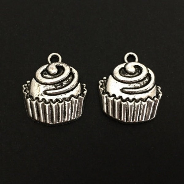 Large Cupcake Charm. Lot of 10 / 20 / 30 / 40 / 50 / 100 PCS Antique Silver Tone Cupcake Charms. Handmade Jewelry Supplies. Craft Supplies.