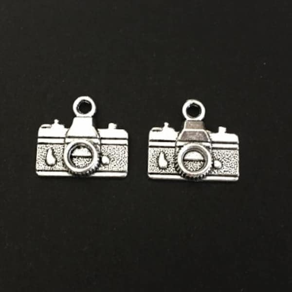 TINY Camera Charm. Lot of 10 / 20 / 30 / 40 / 50 / 100 pcs Small Camera Pendant. Photograph Charms. Wholesale DIY Craft Supplies.