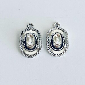 Cowboy Hat Charm. Lot of 10 / 20 / 30 / 40 / 50 / 100 Pcs Silver Tone Cowboy Hat Pendants. Handmade Jewelry Supplies. DIY Supplies