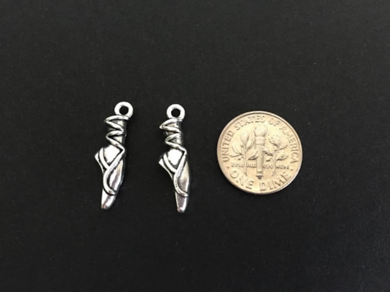 antique silver plated ballerina shoes charm. silver ballet shoes pendants. diy craft supplies. handmade jewelry supplies. baller