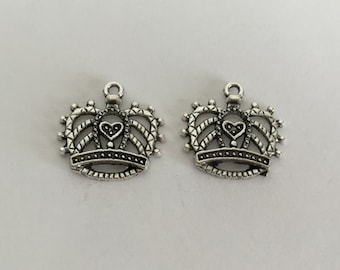 Antique Silver Finished Crown Pendants. Silver Base Metal Crown Charms. Key Chain Accessories. Jewelry Supplies. DIY Craft Supplies.