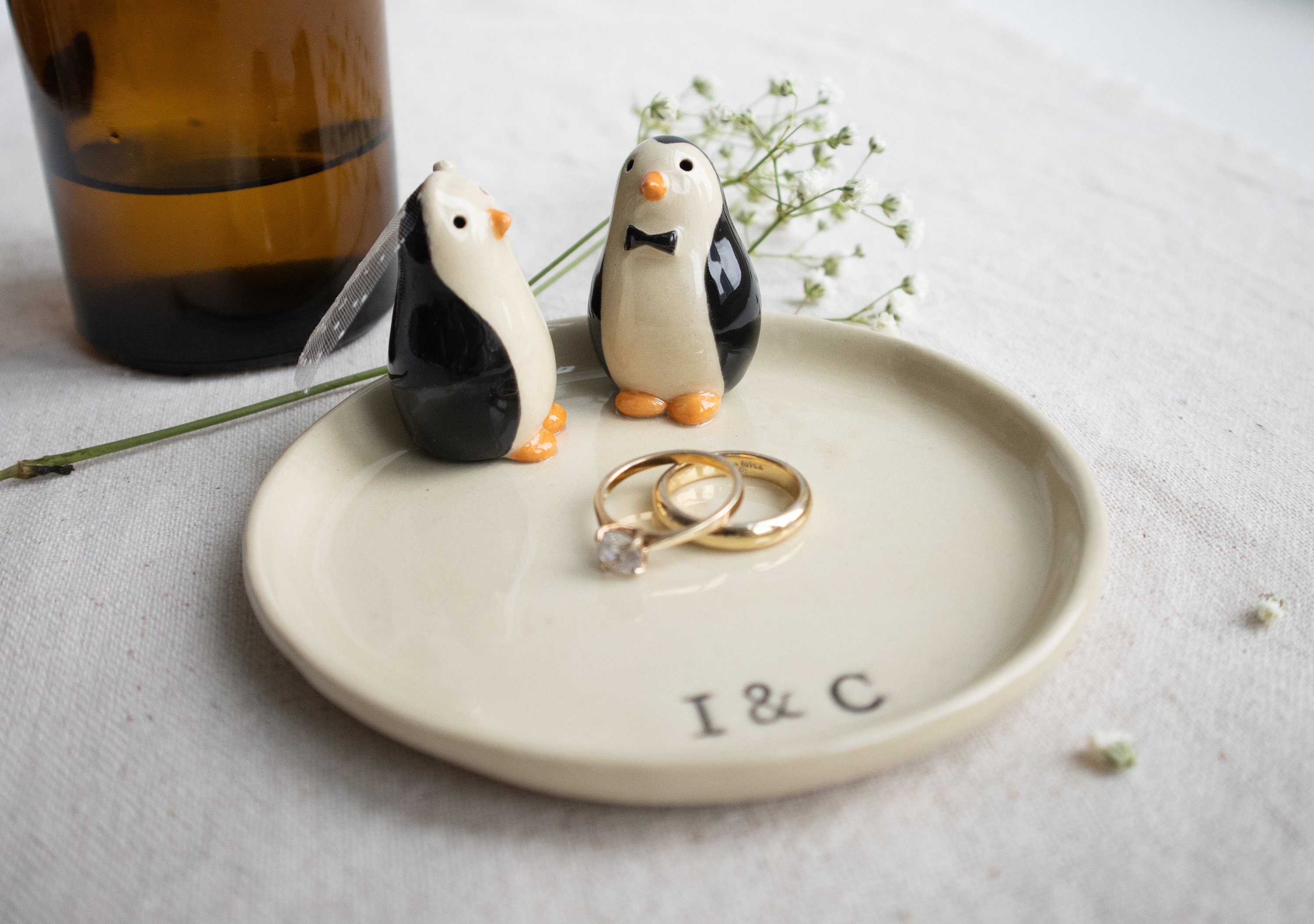 Penguin ring holder deals