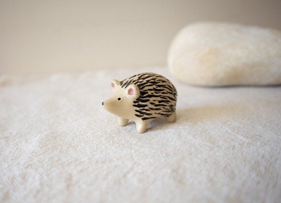 手作り陶器のハリネズミの置物 - Etsy 日本